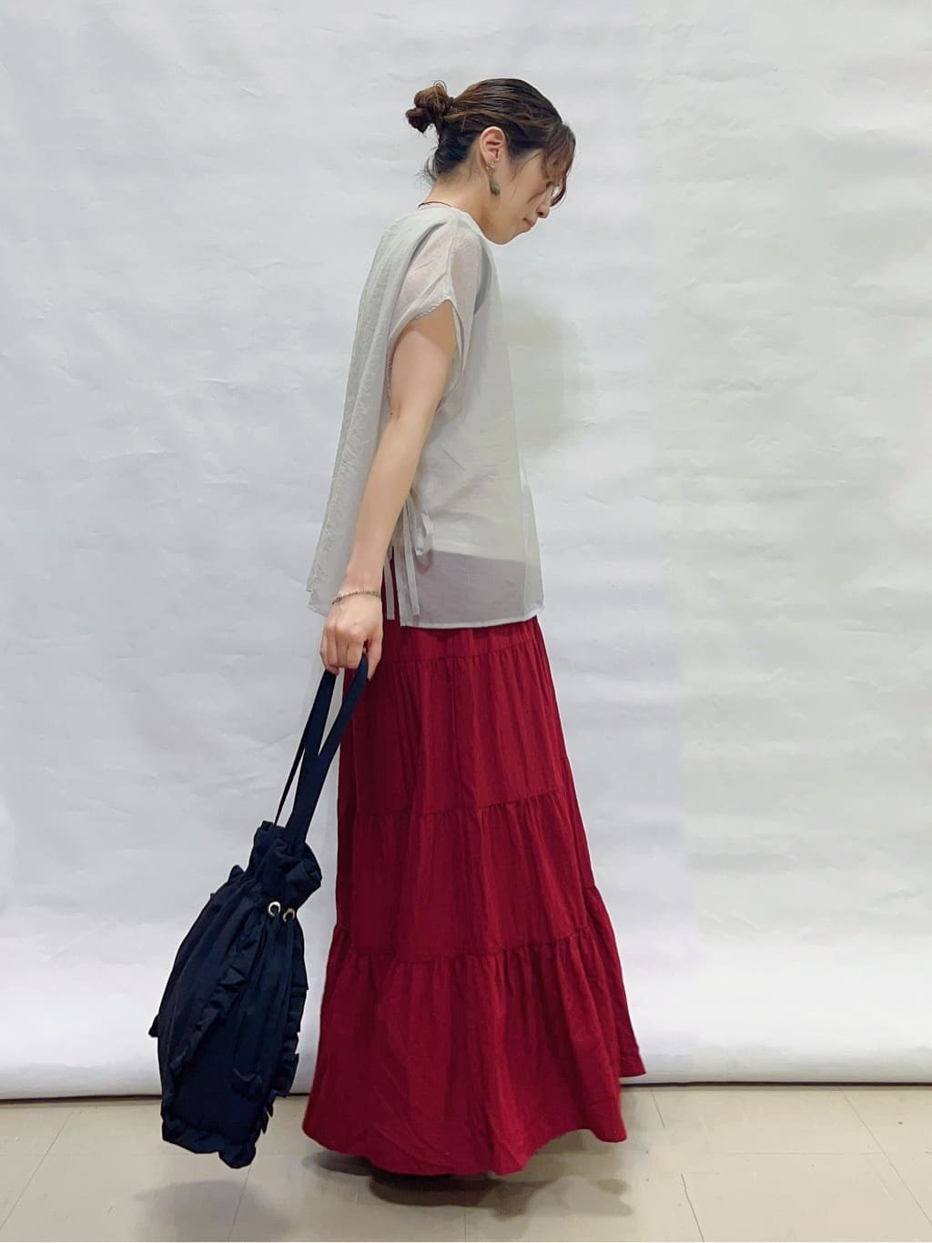 まっつんさんの「SHOO･LA･RUE｜【洗える/S-LL】上品なシアー感 レイヤード風トップス」を使ったコーディネート