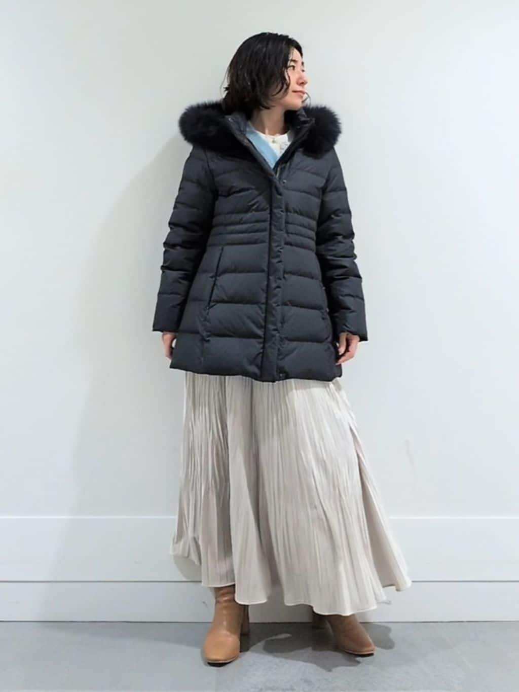 ミズタさんの「UNTITLED｜【はっ水機能/フード取り外し可】ミディダウンコート」を使ったコーディネート