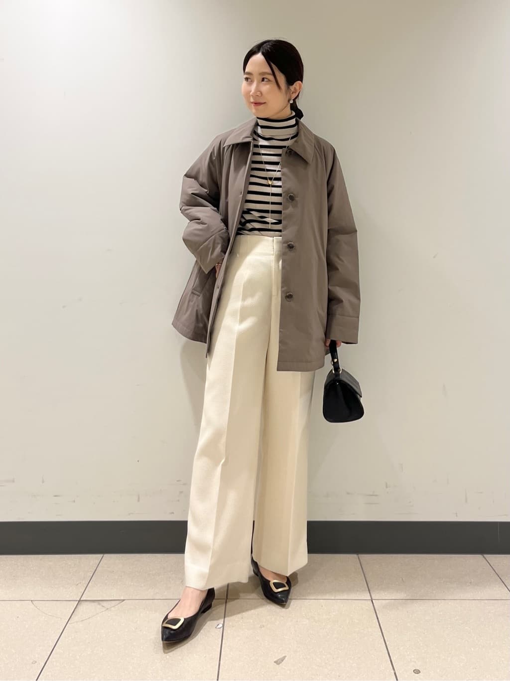 shokoさんの「INDIVI｜【超軽量／蓄熱】ライトパフステンカラーコート」を使ったコーディネート