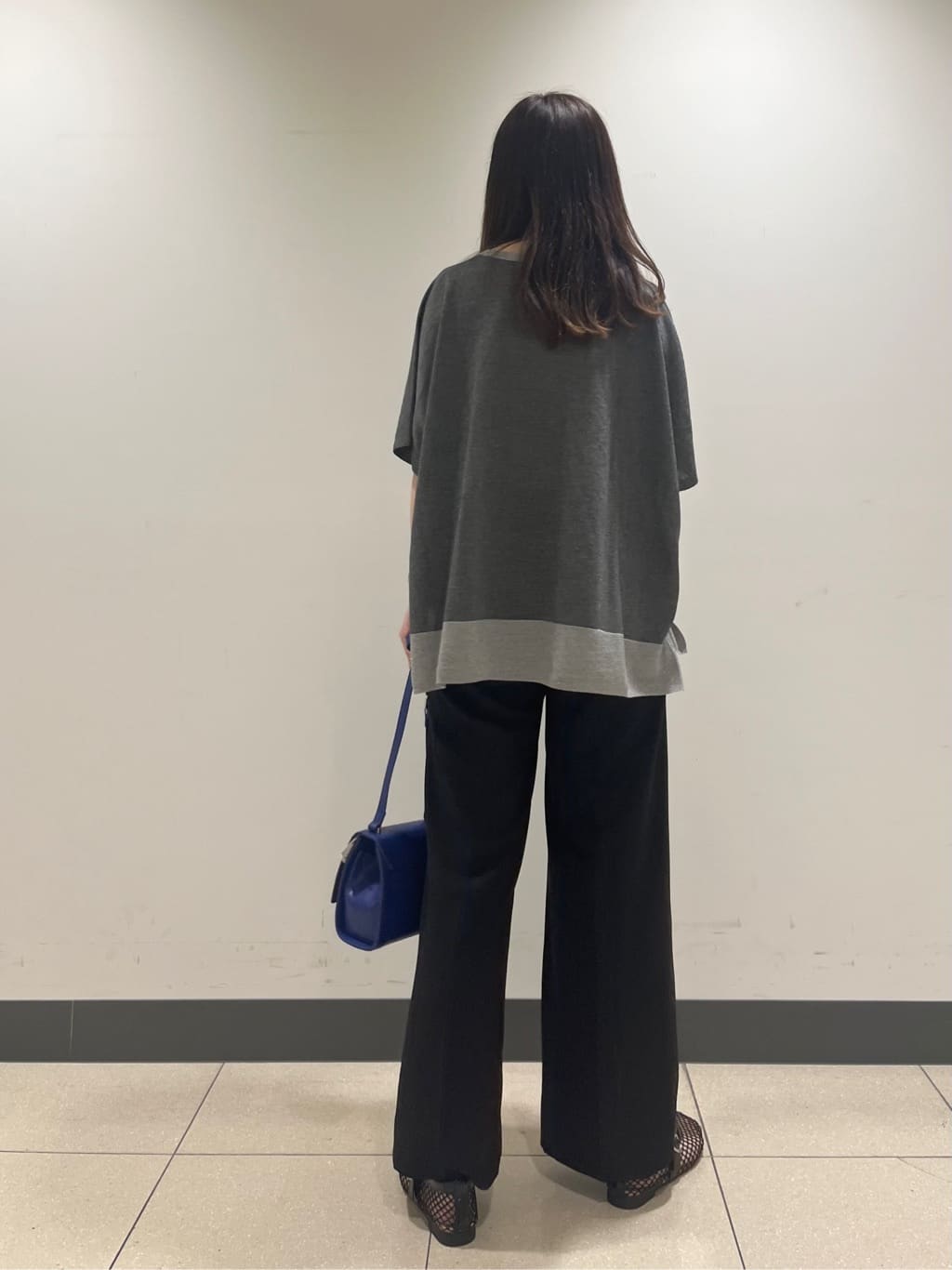 shokoさんの「INDIVI｜【洗える／二の腕カバー】バイカラーラメニット」を使ったコーディネート