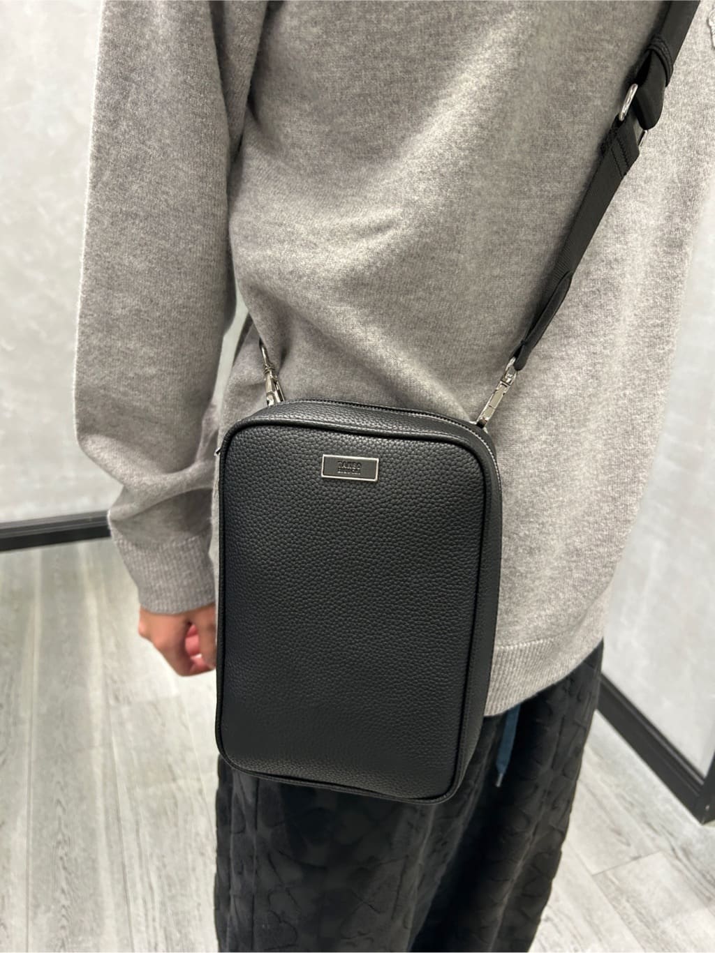 ruiさんの「TAKEO KIKUCHI｜【Air Palette Knit】ワンポイント カラーニット プルオーバー」を使ったコーディネート