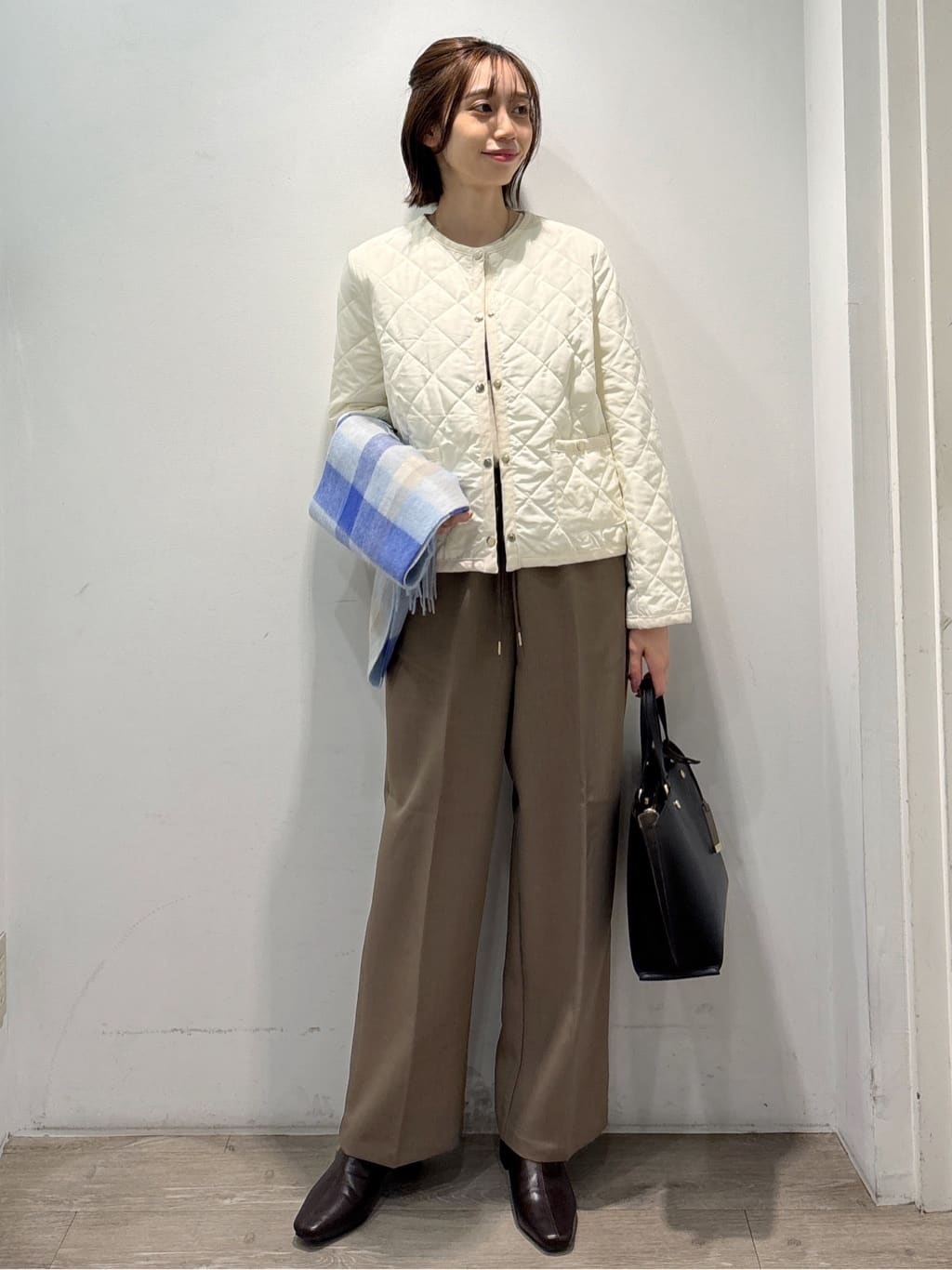 ぶまりんさんの「OPAQUE.CLIP｜ロングロゴTシャツ【洗濯機OK】」を使ったコーディネート