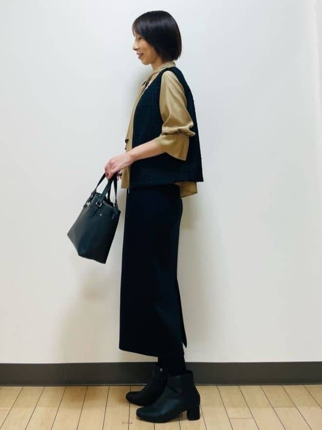 Riiさんの「Reflect｜【軽い羽織に◎】フロントファスナー開きベスト」を使ったコーディネート