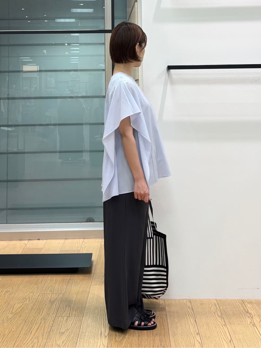 asamiさんの「INDIVI｜【UVケア／SETUP可能】エアリージョーゼット ワイドパンツ」を使ったコーディネート
