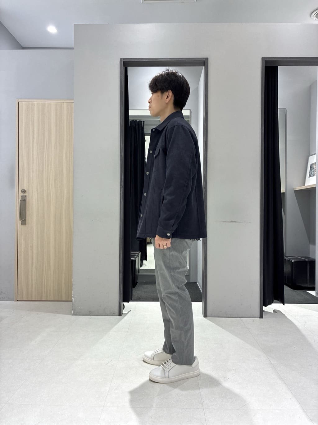 わいずみさんの「TAKEO KIKUCHI｜【Air Palette Knit】ワンポイント カラーニット プルオーバー」を使ったコーディネート