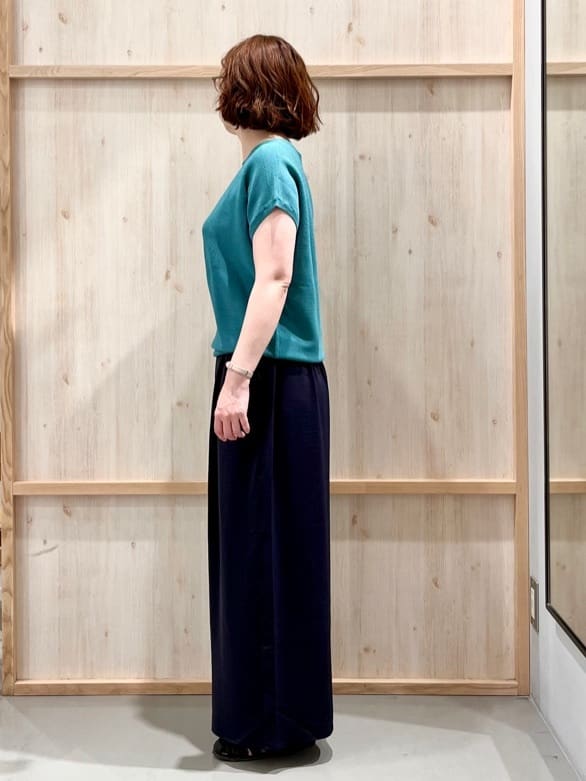 nakoさんの「THE SHOP TK｜【6色展開】さらさらフレンチニット【毛玉になりにくい/洗濯機OK】」を使ったコーディネート