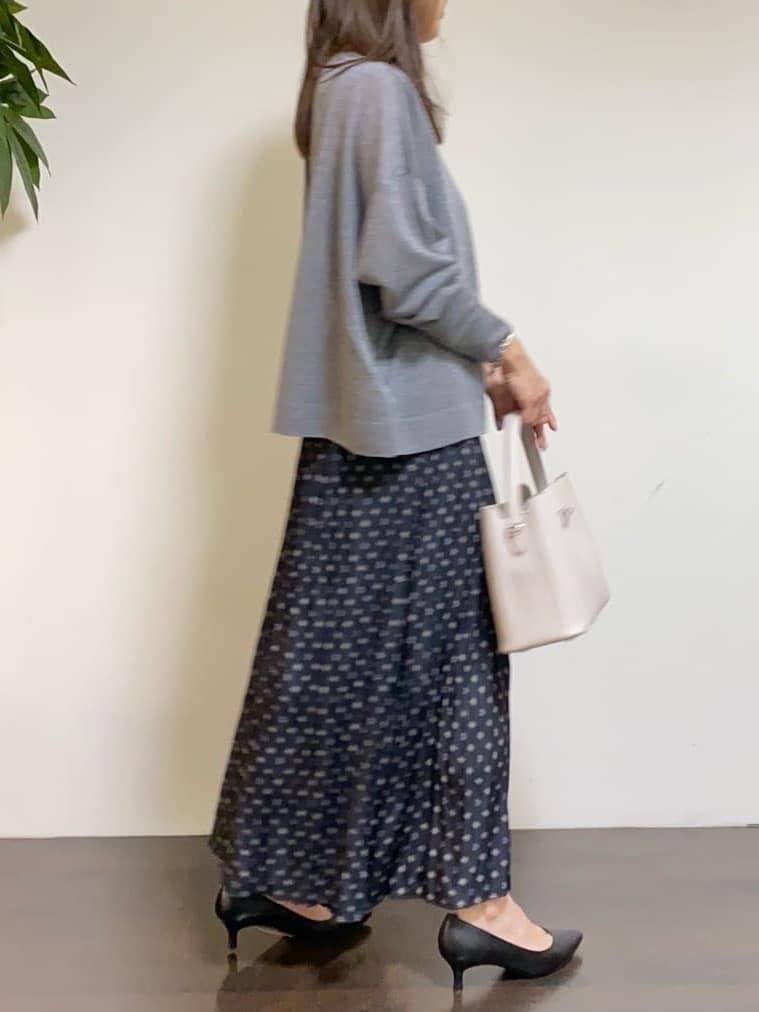 tomoさんの「UNTITLED｜【前後2WAY/アンサンブル可/ゆったり】シアーカーディガン」を使ったコーディネート