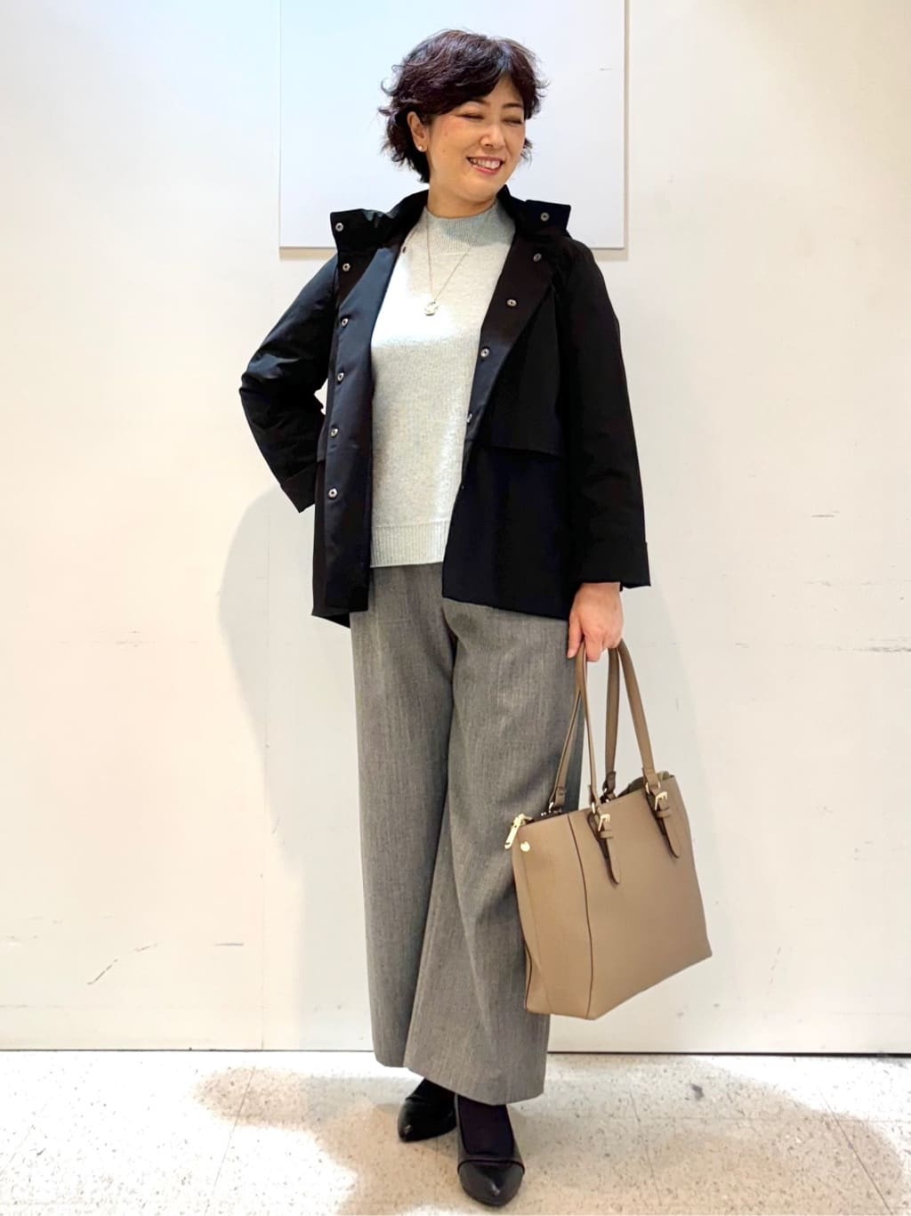 ヤスコさんの「Reflect｜【すっきり見え／フード取り外し可／通勤におすすめ◎】ライティアウター」を使ったコーディネート