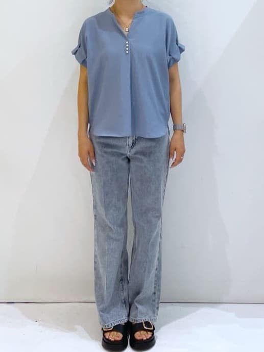manaさんの「OPAQUE.CLIP｜《7色展開／XS-LLサイズ》タックスリーブスキッパーブラウス【洗濯機洗い可／吸水速乾／抗ピル／防シ」を使ったコーディネート