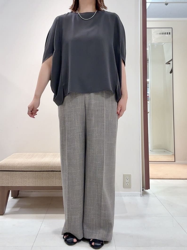 YUIさんの「UNTITLED｜【セットアップ可/洗える】梳毛調合繊2タックワイドパンツ」を使ったコーディネート