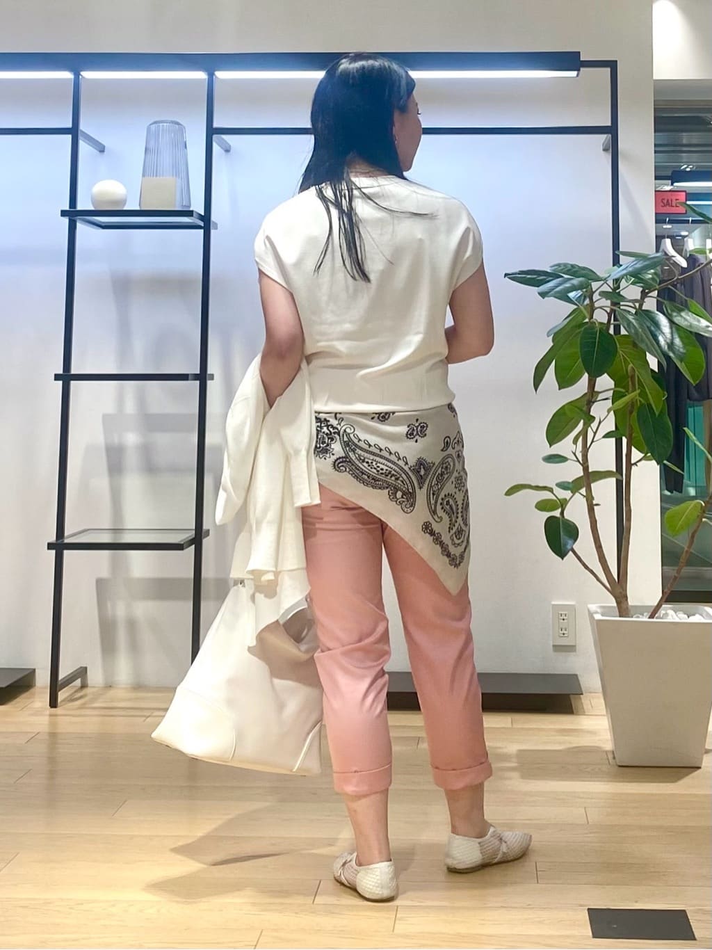 misakiさんの「INDIVI｜バイカラーショートネックレス」を使ったコーディネート