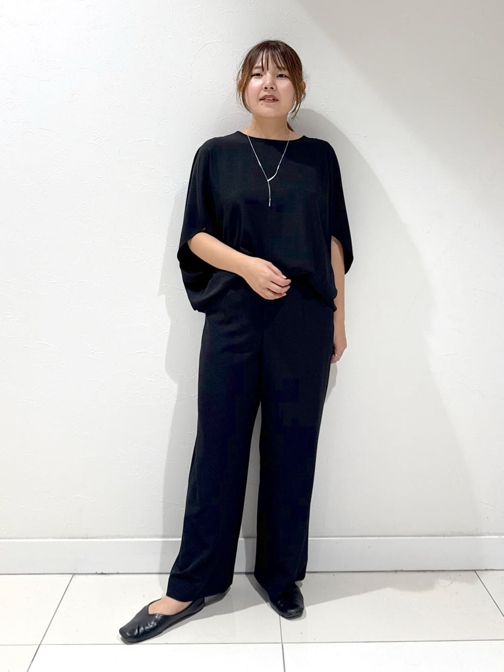 YUUKIさんの「INDIVI｜【体型カバー/SETUP可能】ジョーゼット　ドルマンブラウス」を使ったコーディネート
