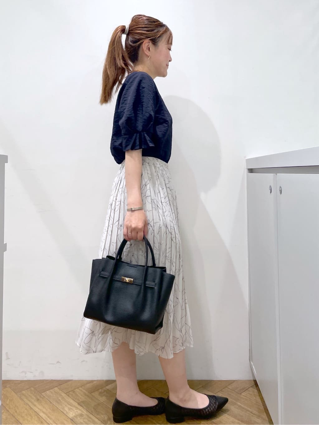 Junさんの「index｜《8色展開／XS-LLサイズ》タックパフスリーブブラウス【洗濯機洗い可／吸水速乾／防シワ／抗ピル】」を使ったコーディネート