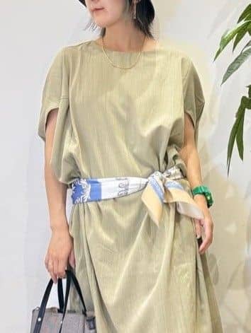 misakiさんの「SHOO･LA･RUE｜【S-LL】楽にサマ見え コクーンシルエットの涼やかワンピース」を使ったコーディネート