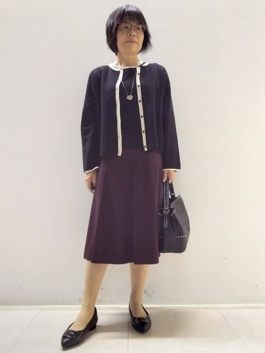 tokuさんの「Reflect｜【秋映え／単品使い◎／すっきり見え】ブローチ付きニットアンサンブル」を使ったコーディネート