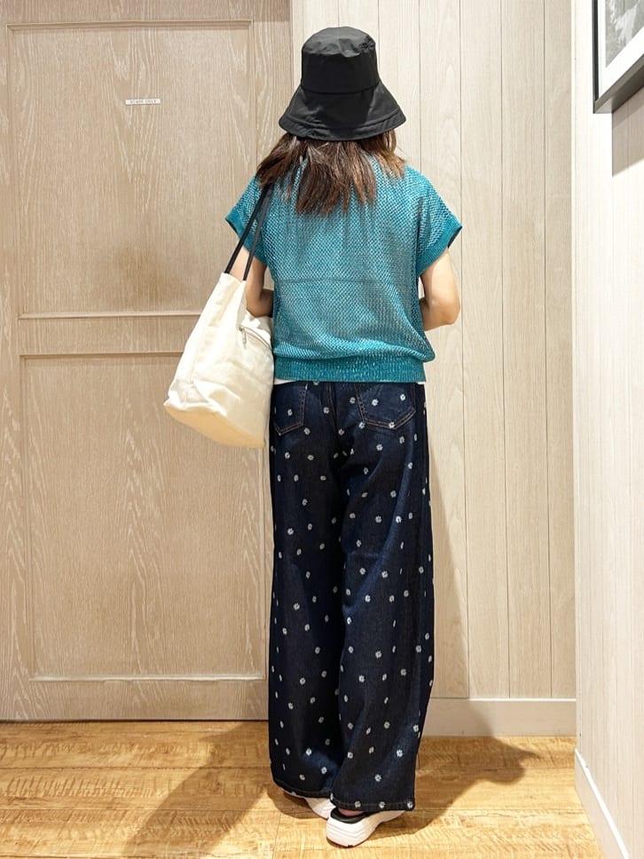 yukaさんの「SHOO･LA･RUE｜【S-LL】周りと差がつく デイジー柄デニムワイドパンツ」を使ったコーディネート