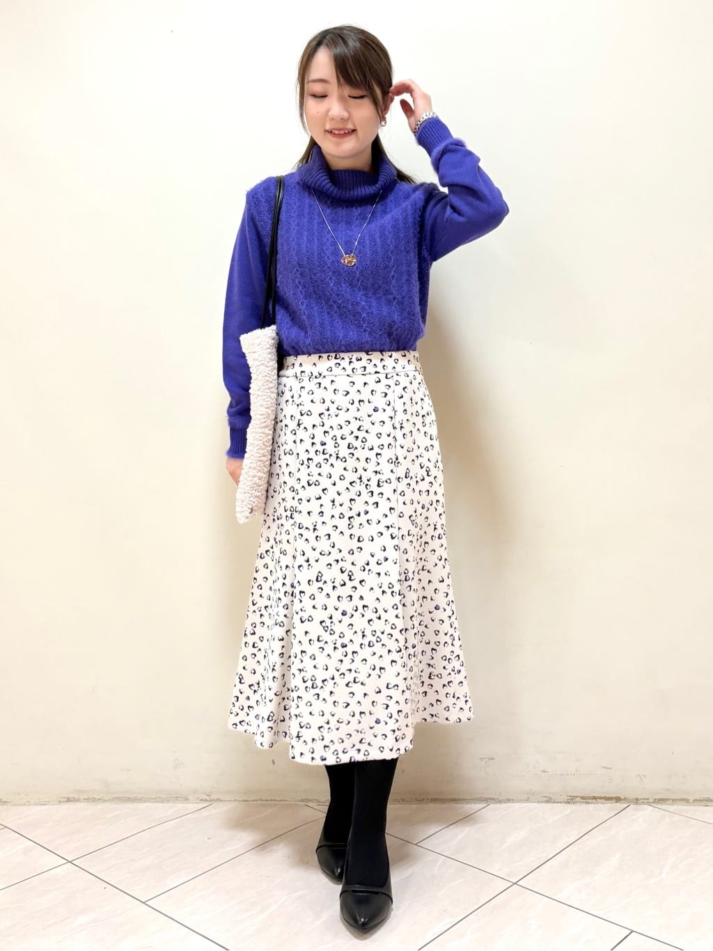 mikiさんの「Reflect｜【ほんのりラメ感◎】ふわふわフェザーヤーンハイネックニット」を使ったコーディネート