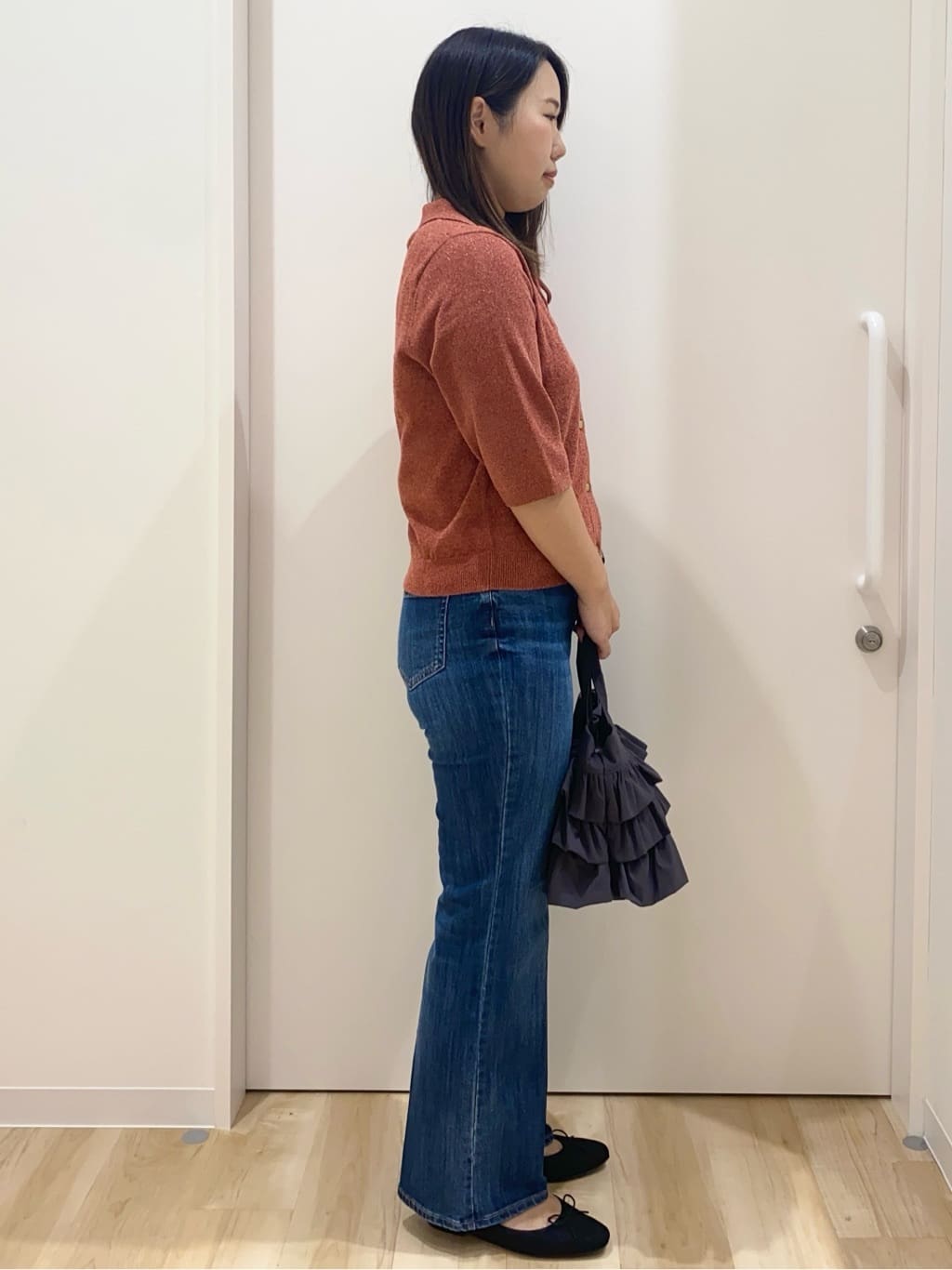 HANAさんの「grove｜華やぐラメモールで秋先取り　衿付きプルオーバーニット」を使ったコーディネート