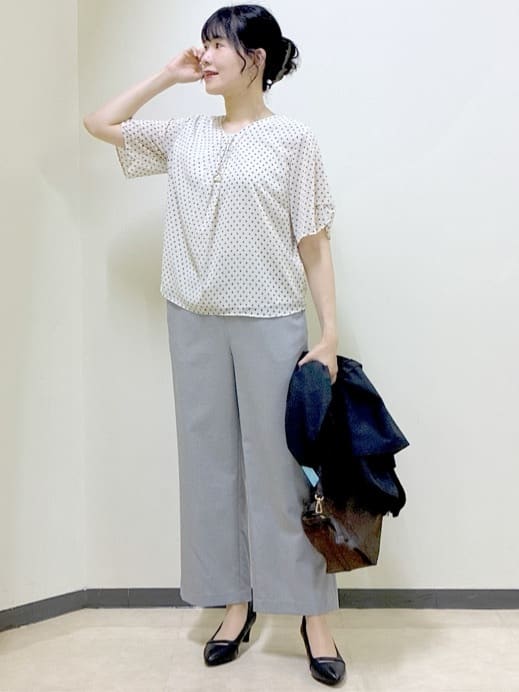  beni_gingerさんの「Reflect｜【マシンウォッシュ可／セットアップ可】コツキ柄プリントブラウス」を使ったコーディネート