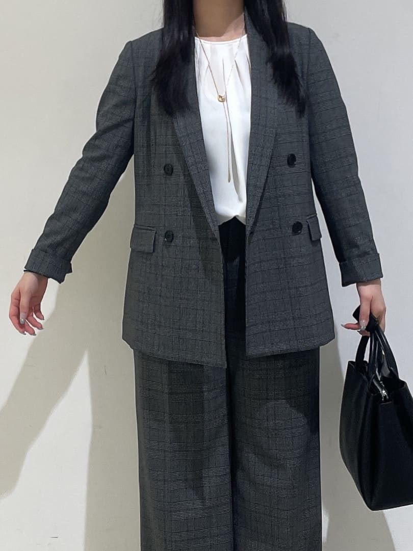emikaさんの「INDIVI｜【洗える／オンオフ】チェック柄ダブルジャケット」を使ったコーディネート