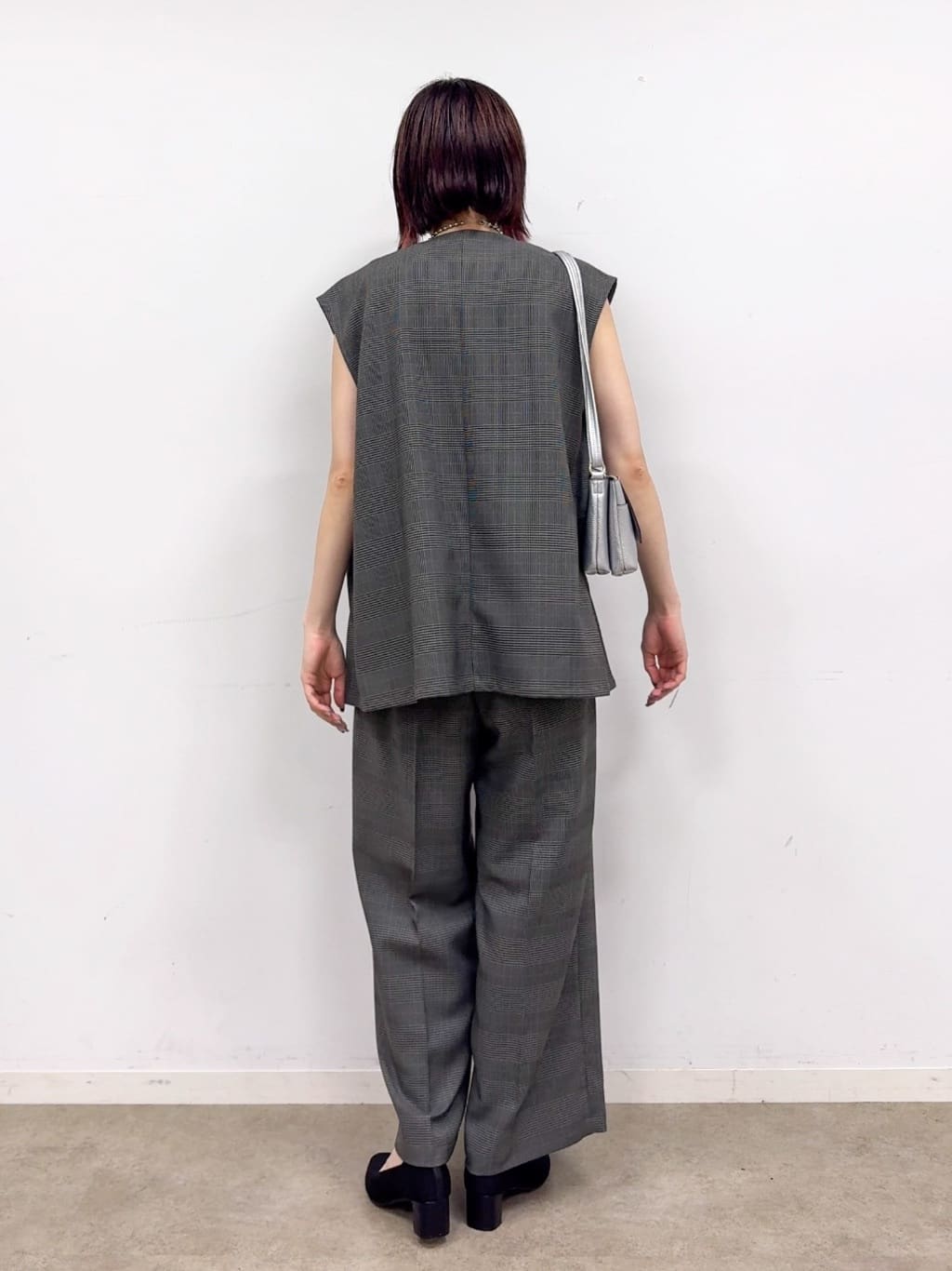 𝐜𝐡𝐢𝐤𝐚さんの「SHOO･LA･RUE｜【S-LL/セットアップ可/洗濯後しわになりにくい】ダブルベスト」を使ったコーディネート