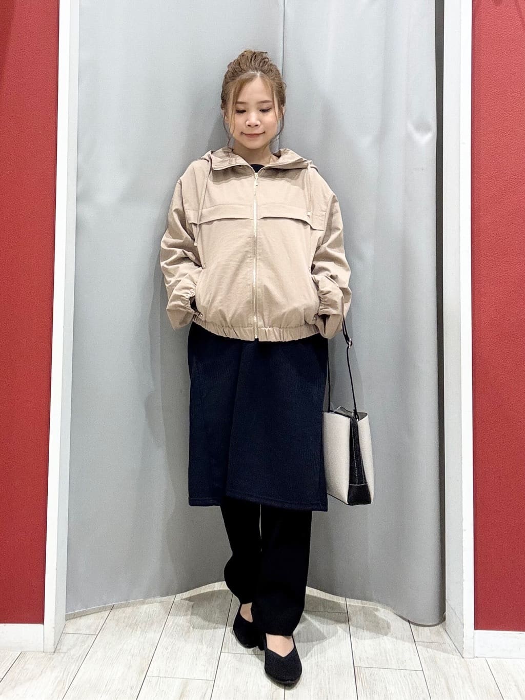 shioさんの「SHOO･LA･RUE｜【洗える/S-LL/美脚シルエット】ハイパーストレッチ テーパードパンツ」を使ったコーディネート