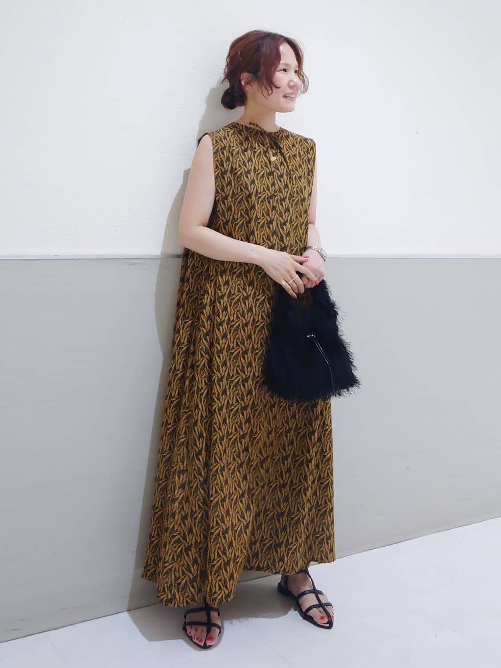 maruさんの「THE SHOP TK｜ショルダータックワンピース【洗える】」を使ったコーディネート