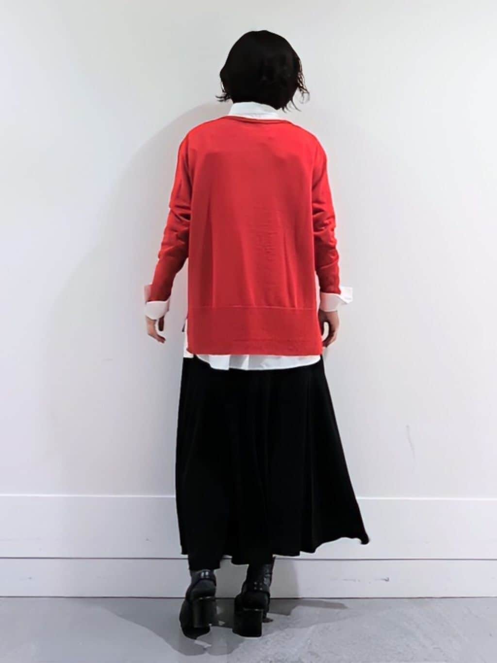 ミズタさんの「UNTITLED｜【セットアップ可/後ろウエストゴム】リラクパウダースカート」を使ったコーディネート