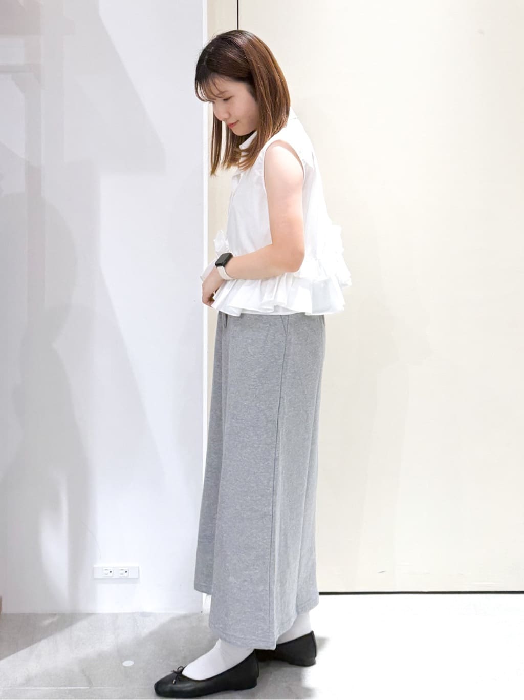 sayaさんの「OPAQUE.CLIP｜《Can Cam掲載》裾ラッフルフリルシャツ【洗濯機洗い可】」を使ったコーディネート