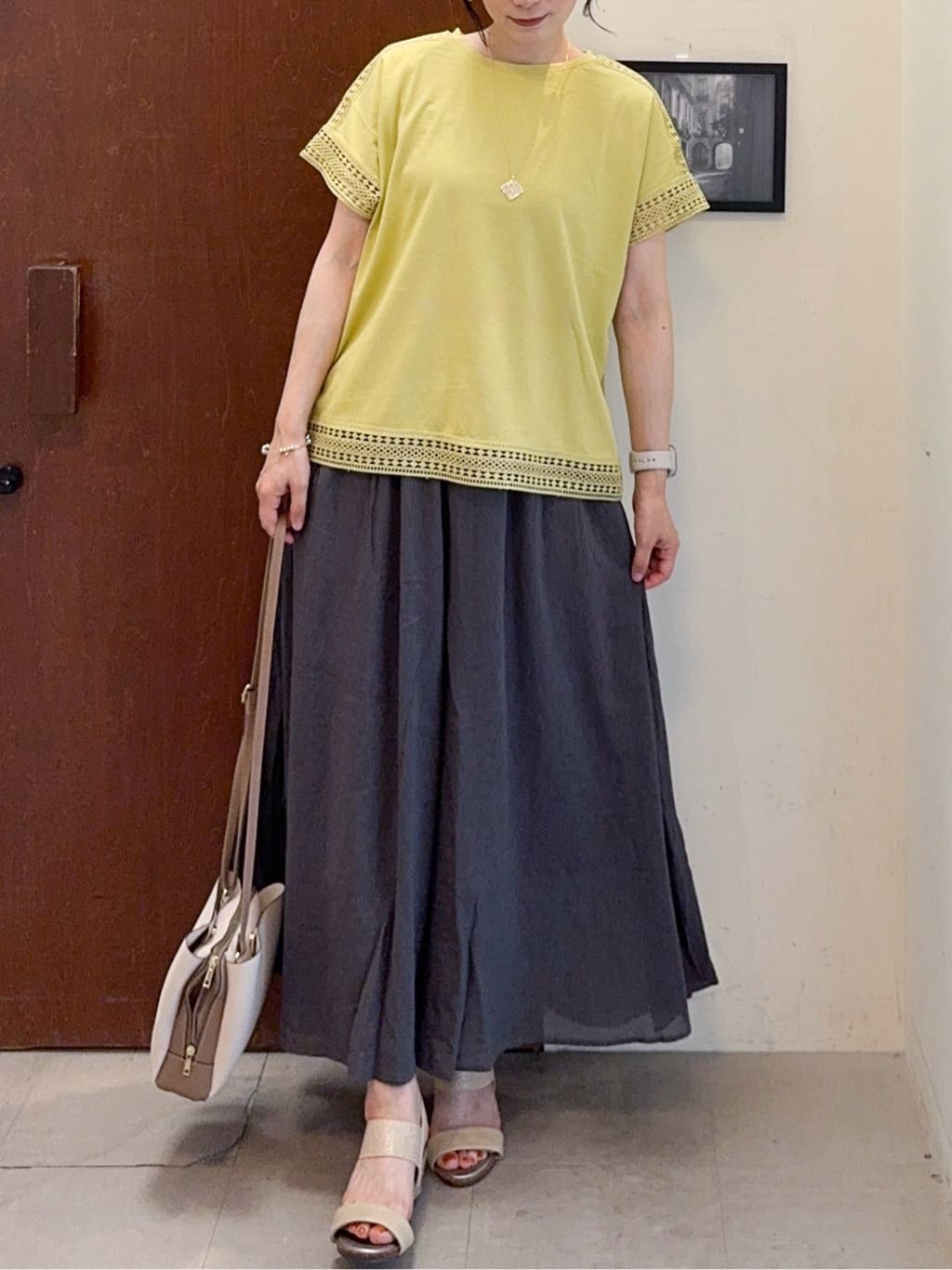 𝐇𝐢𝐫𝐨𝐦𝐢さんの「SHOO･LA･RUE｜【S-LL/裏地ひんやり】エアリーで涼やか 大人のシアースカーチョ」を使ったコーディネート