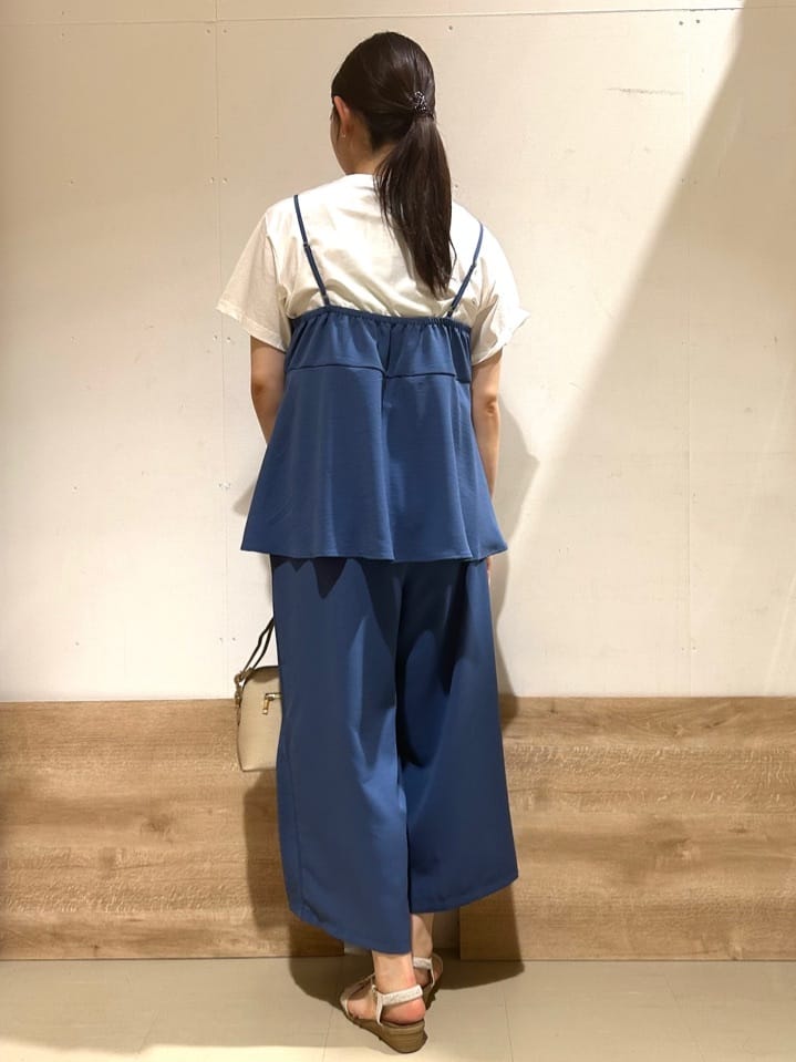 花さんの「SHOO･LA･RUE｜【S-LL/ひんやり/UV】選べる6柄でそれぞれ欲しくなる プリントTシャツ」を使ったコーディネート