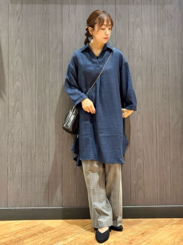 meiさんの「SHOO･LA･RUE｜【S-LL/体型カバー】さらっとしたタッチが魅力 デニムライクチュニック」を使ったコーディネート