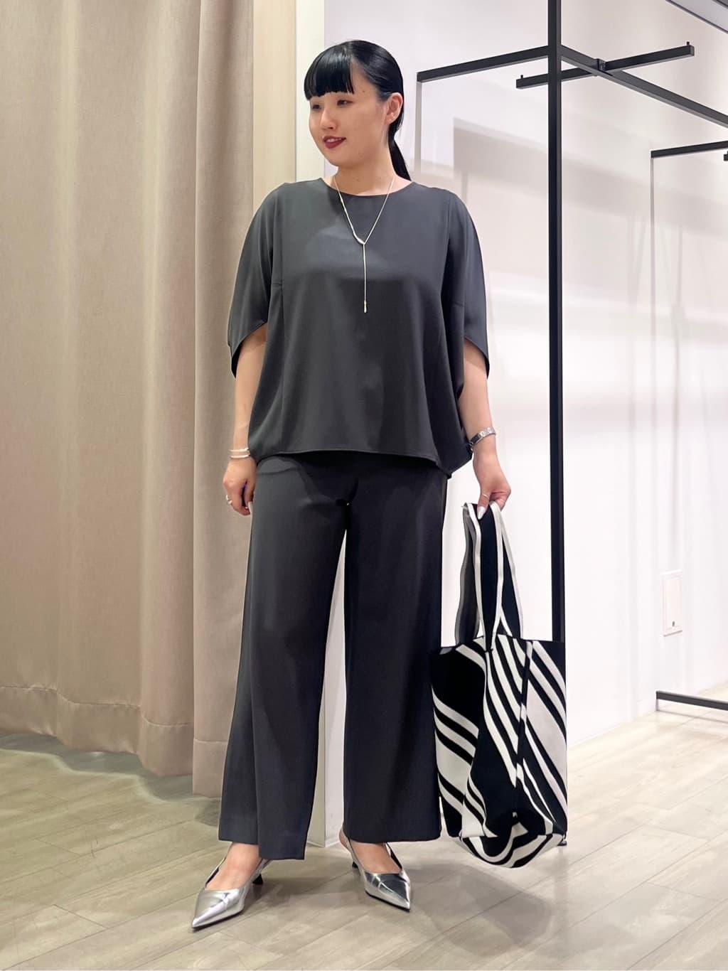 hasuさんの「INDIVI｜【体型カバー/SETUP可能】ジョーゼット　ドルマンブラウス」を使ったコーディネート