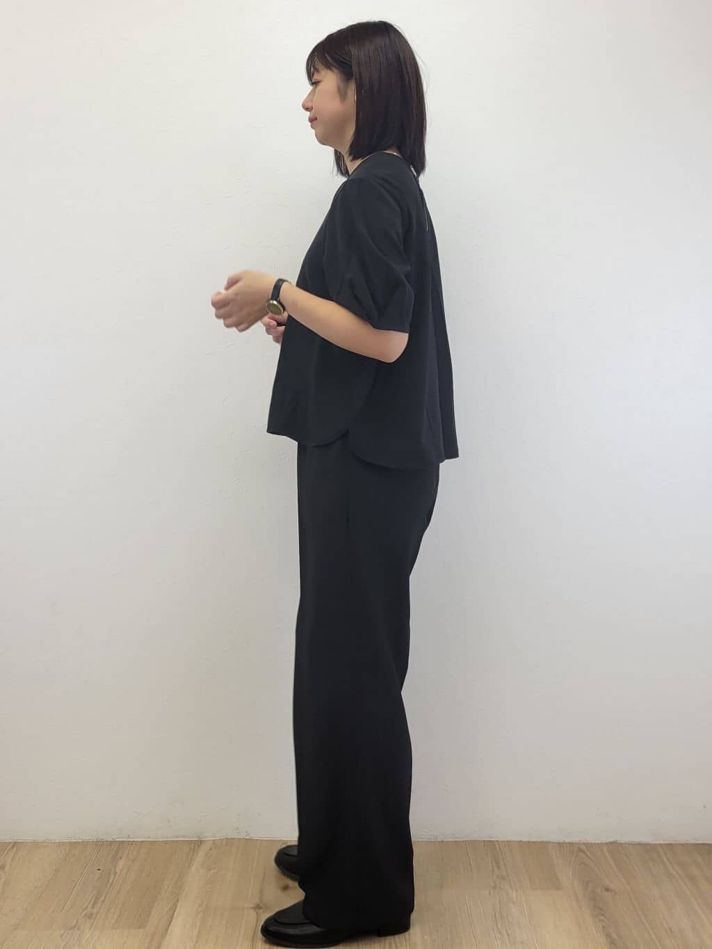 LISAさんの「OPAQUE.CLIP｜ラメストライプタックスリーブブラウス／セットアップ可【洗濯機洗い可／防シワ／吸水速乾】」を使ったコーディネート
