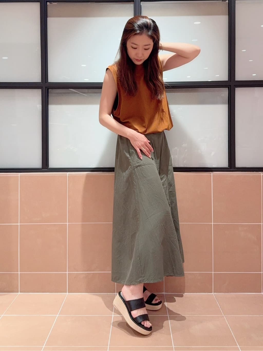 kaoriさんの「ESPERANZA｜ラメラインウェッジミュール」を使ったコーディネート