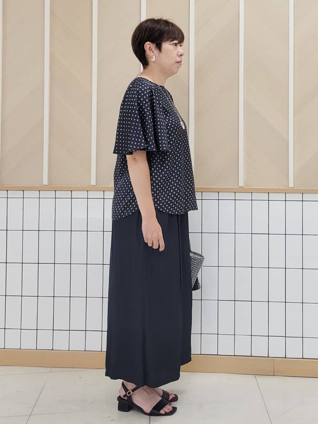 tomoさんの「COUP DE CHANCE｜【手洗い可】リラクシーフレアパンツ」を使ったコーディネート