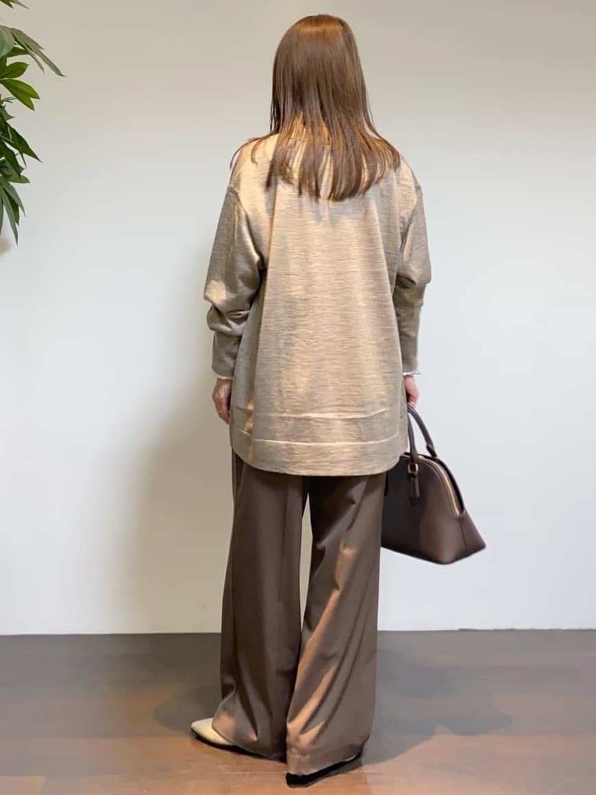 tomoさんの「UNTITLED｜【アンサンブル可/洗える】シルクウールカシミヤ ドルマンスリーブニット」を使ったコーディネート