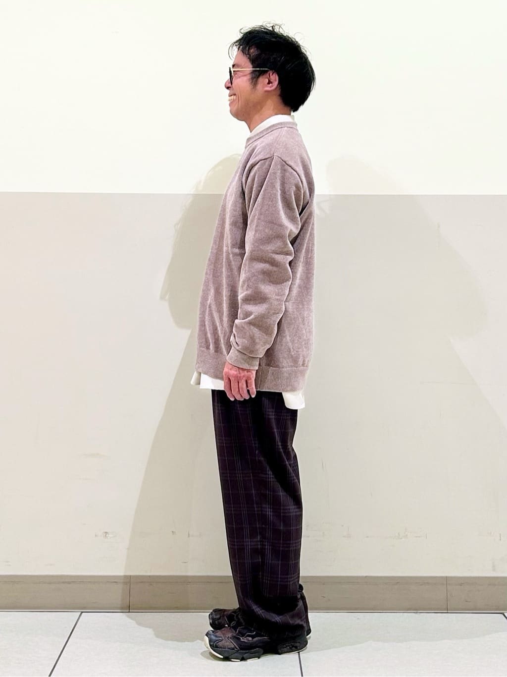 KENJI Iさんの「THE SHOP TK｜【触れるたびに心地良い】ライトモールニット　洗濯機OK/ユニセックスでおすすめ！」を使ったコーディネート