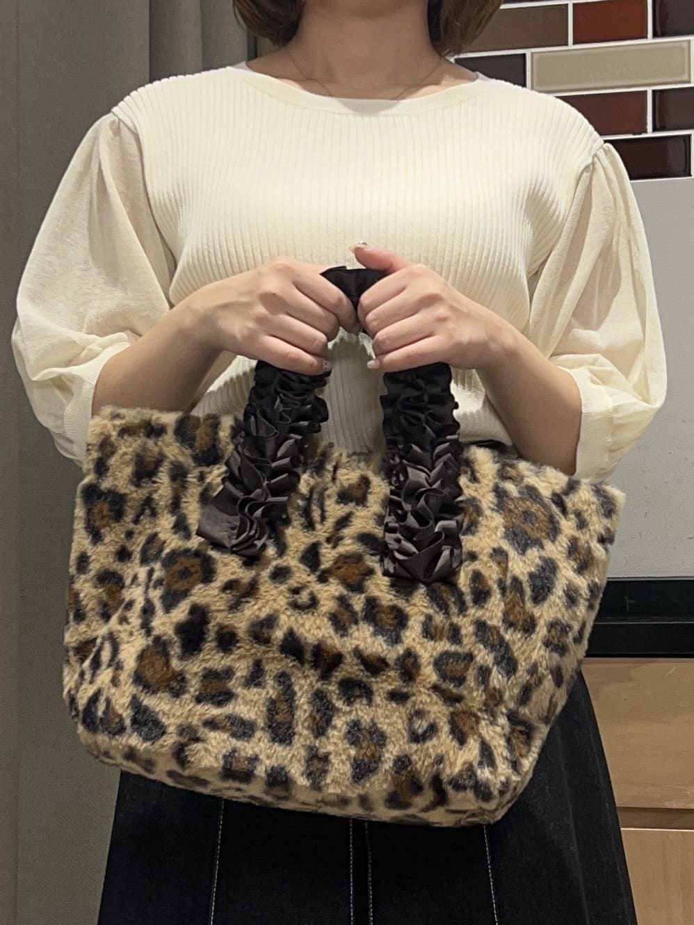 かのさんの「THE SHOP TK｜シアーパフ袖ニット【洗濯機OK】」を使ったコーディネート