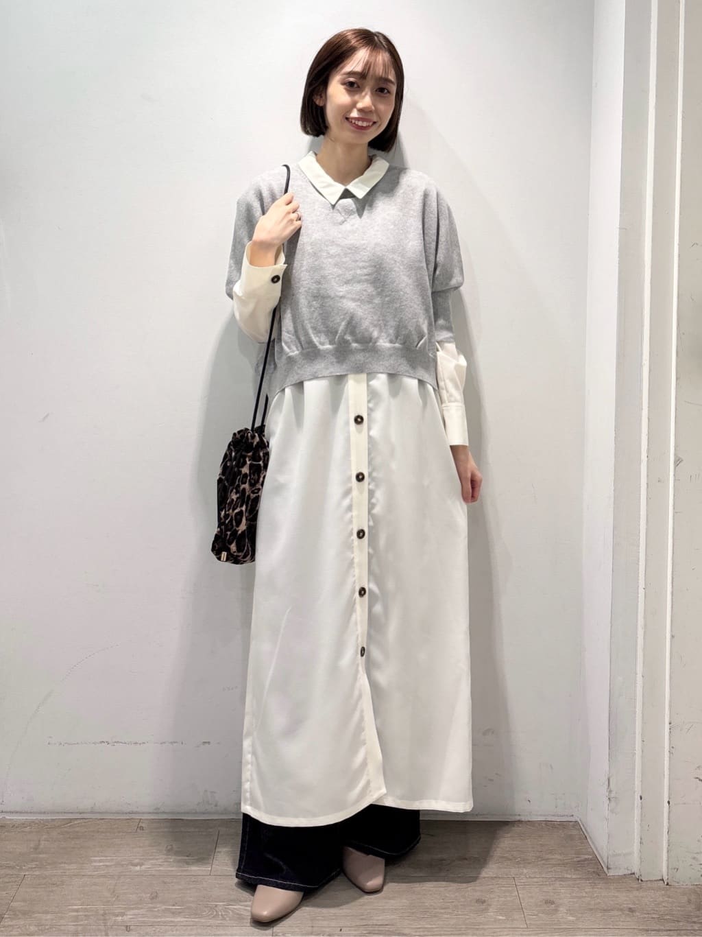 ぶまりんさんの「OPAQUE.CLIP｜【es】ダブルポケットロングシャツワンピース【洗濯機OK】」を使ったコーディネート