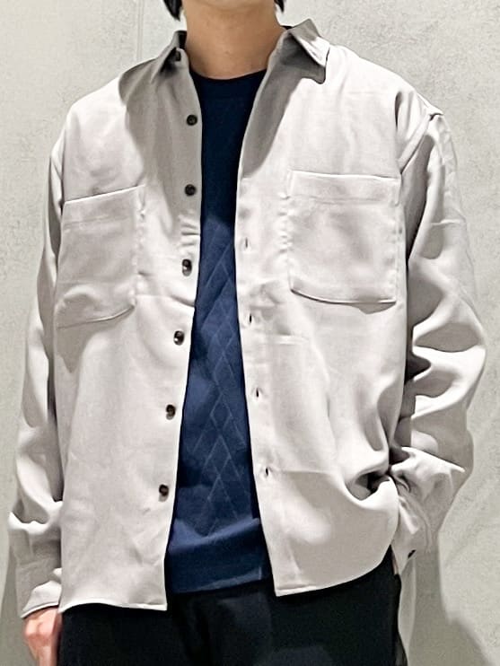 SHI-MAさんの「THE SHOP TK｜リンクスジオメトリック長袖Tシャツ【サスティナブル素材使用/洗濯機OK】」を使ったコーディネート