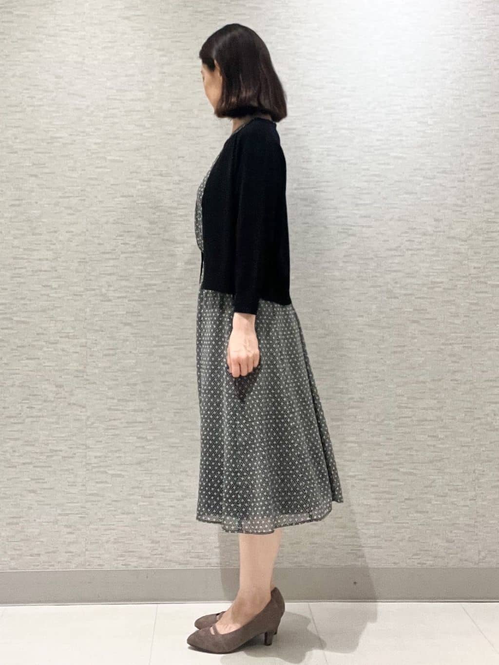 marikoさんの「Reflect｜【マシンウォッシュ可／セットアップ可】コツキ柄プリントブラウス」を使ったコーディネート