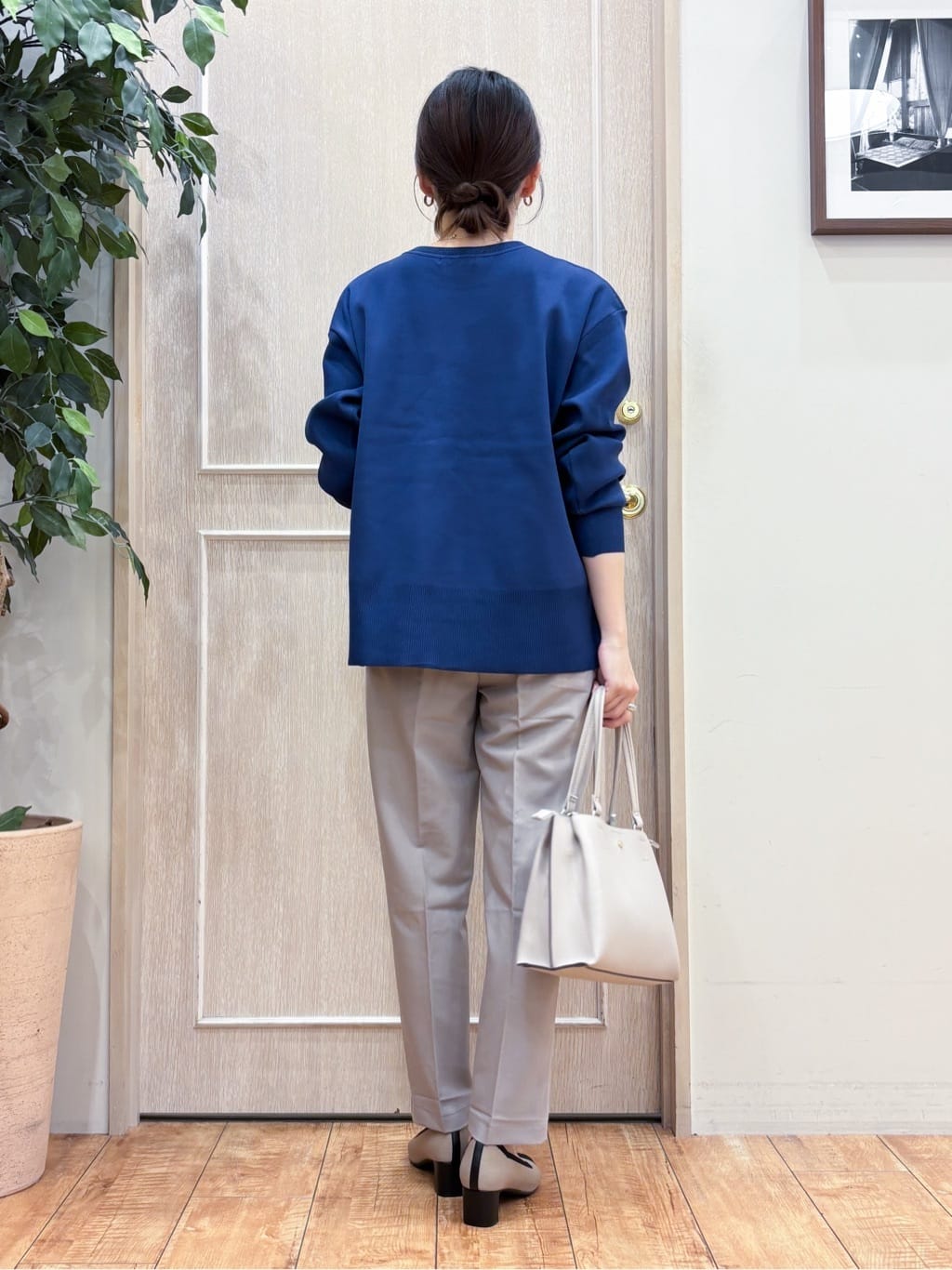 なみさんの「SHOO･LA･RUE｜【高レビュー/SS-LL/美脚シルエット】すっきりきれい見え テーパードパンツ」を使ったコーディネート