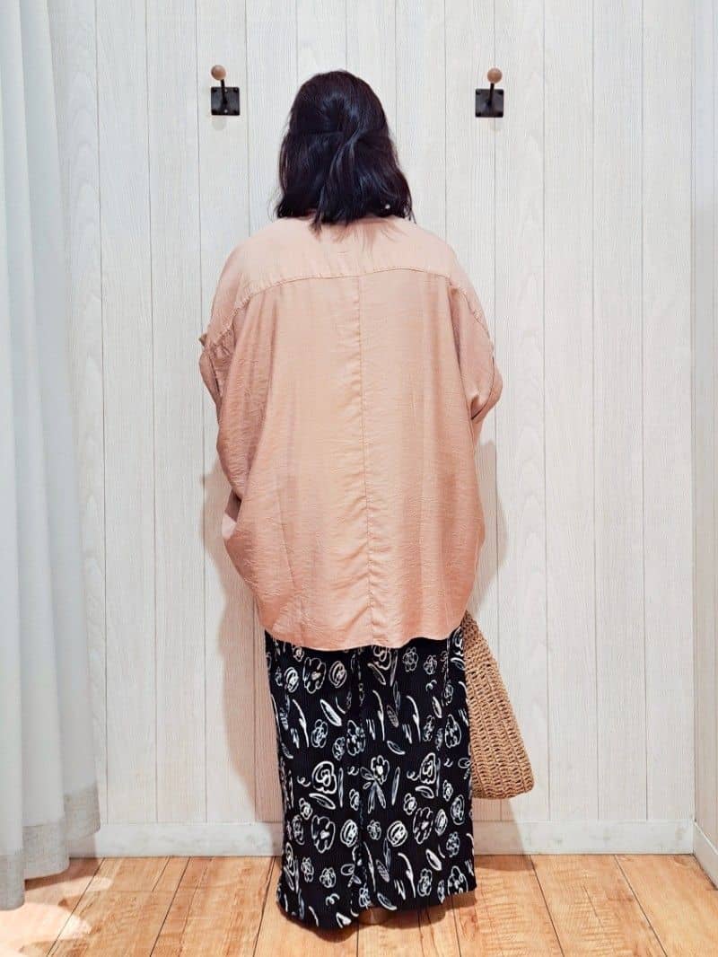 kotomiさんの「SHOO･LA･RUE｜【ひんやり】すっきりきれいに体型カバー コクーンシルエットワンピース」を使ったコーディネート