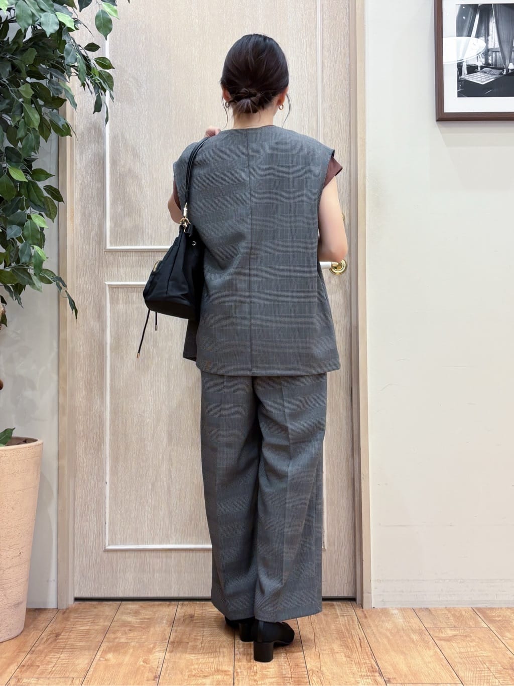 なみさんの「SHOO･LA･RUE｜【S-LL/セットアップ可/洗濯後しわになりにくい】ダブルベスト」を使ったコーディネート