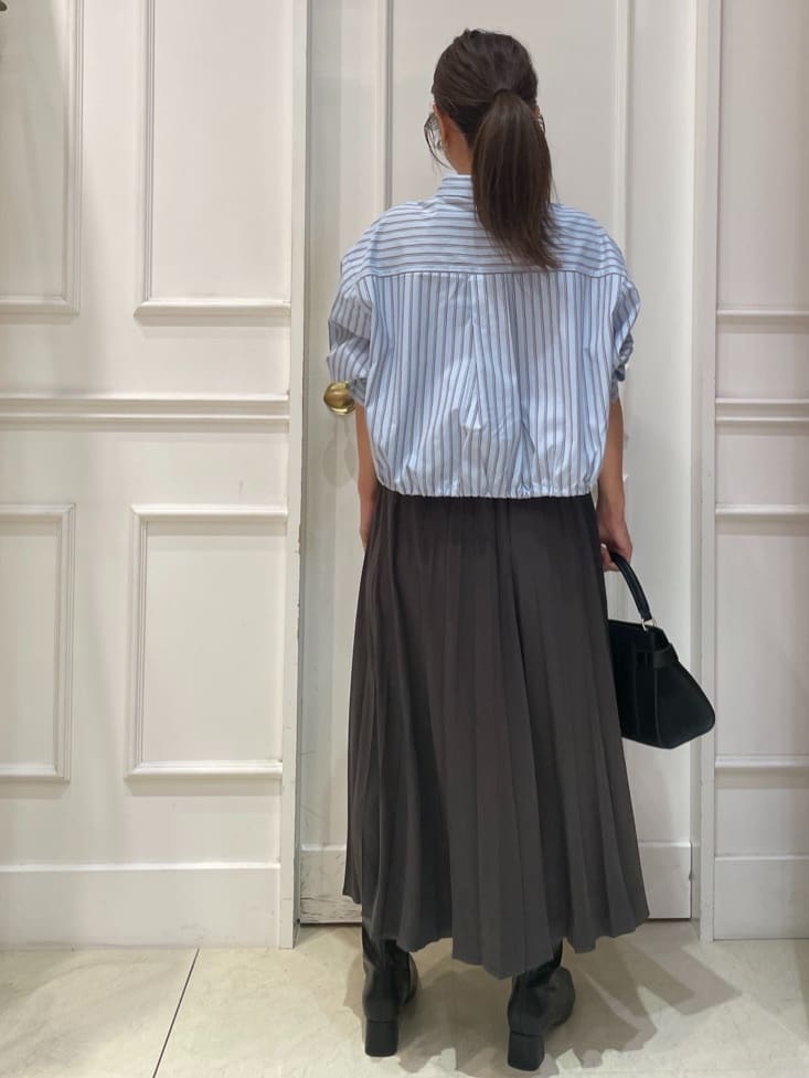 Akiさんの「OPAQUE.CLIP｜ドロストヘムショートシャツ【洗濯機OK】」を使ったコーディネート