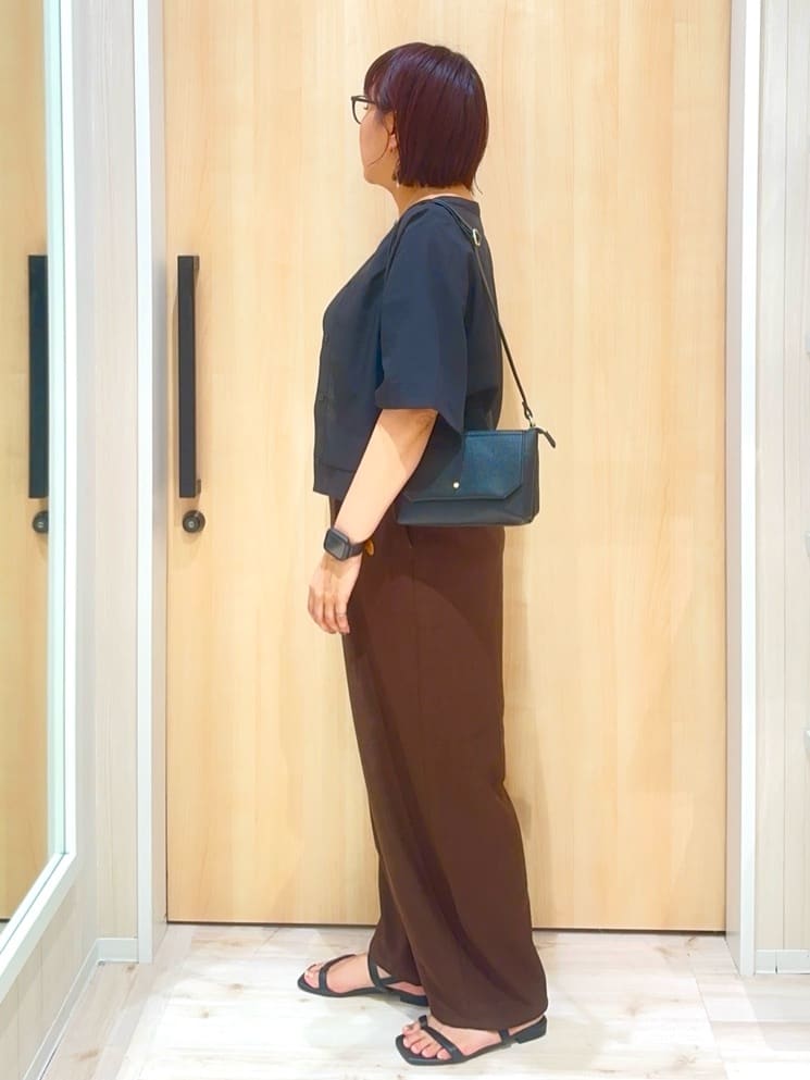 minさんの「SHOO･LA･RUE｜【洗濯後しわになりにくい/UV/吸水速乾】大人きれいな バンドカラーシャツ」を使ったコーディネート