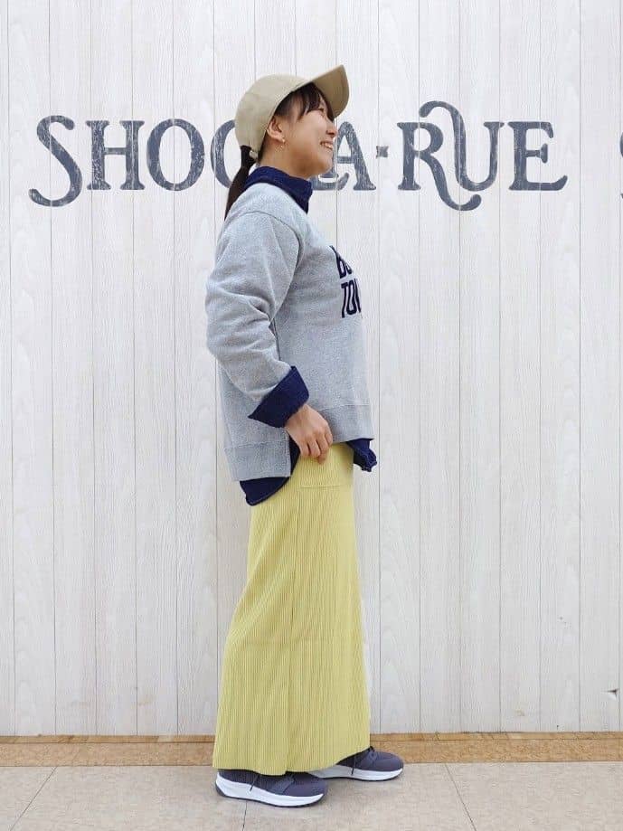 とろろさんの「SHOO･LA･RUE｜グラフィックアソート裏毛スウェット」を使ったコーディネート