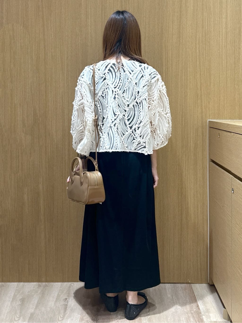 yukaさんの「OPAQUE.CLIP｜シアー刺繍レース前開きブラウス【洗濯機洗い可】」を使ったコーディネート