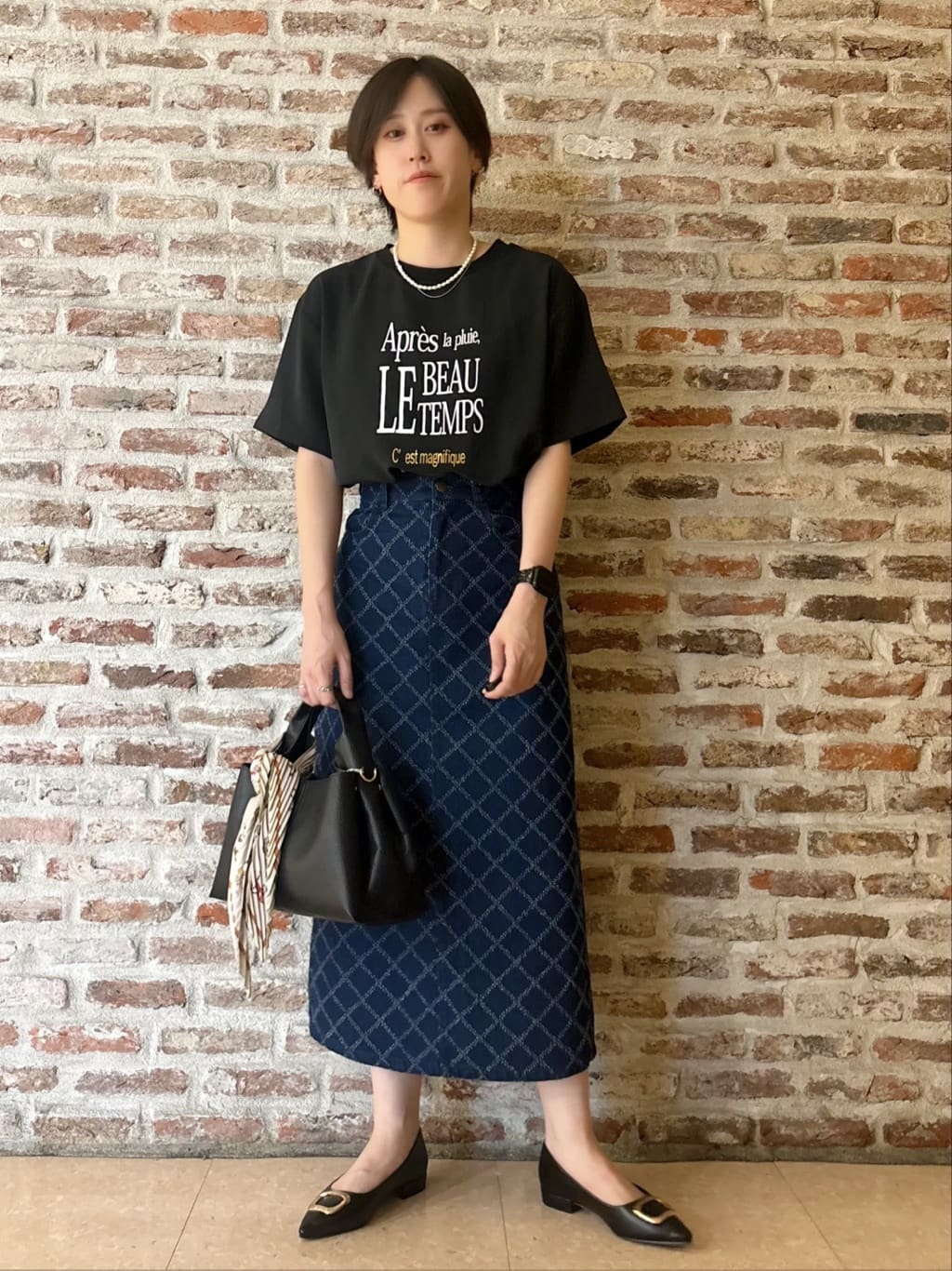 しばさんの「THE SHOP TK｜アソートロゴTシャツ【接触冷感/防シワ/吸水速乾/UVケア/洗濯機OK】」を使ったコーディネート